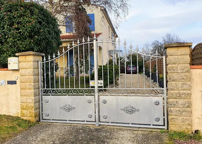 Le Petit Manoir