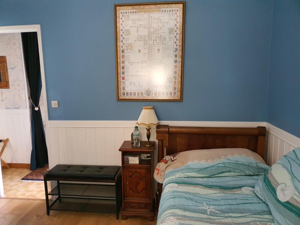 Le Petit Manoir Bed & Breakfast